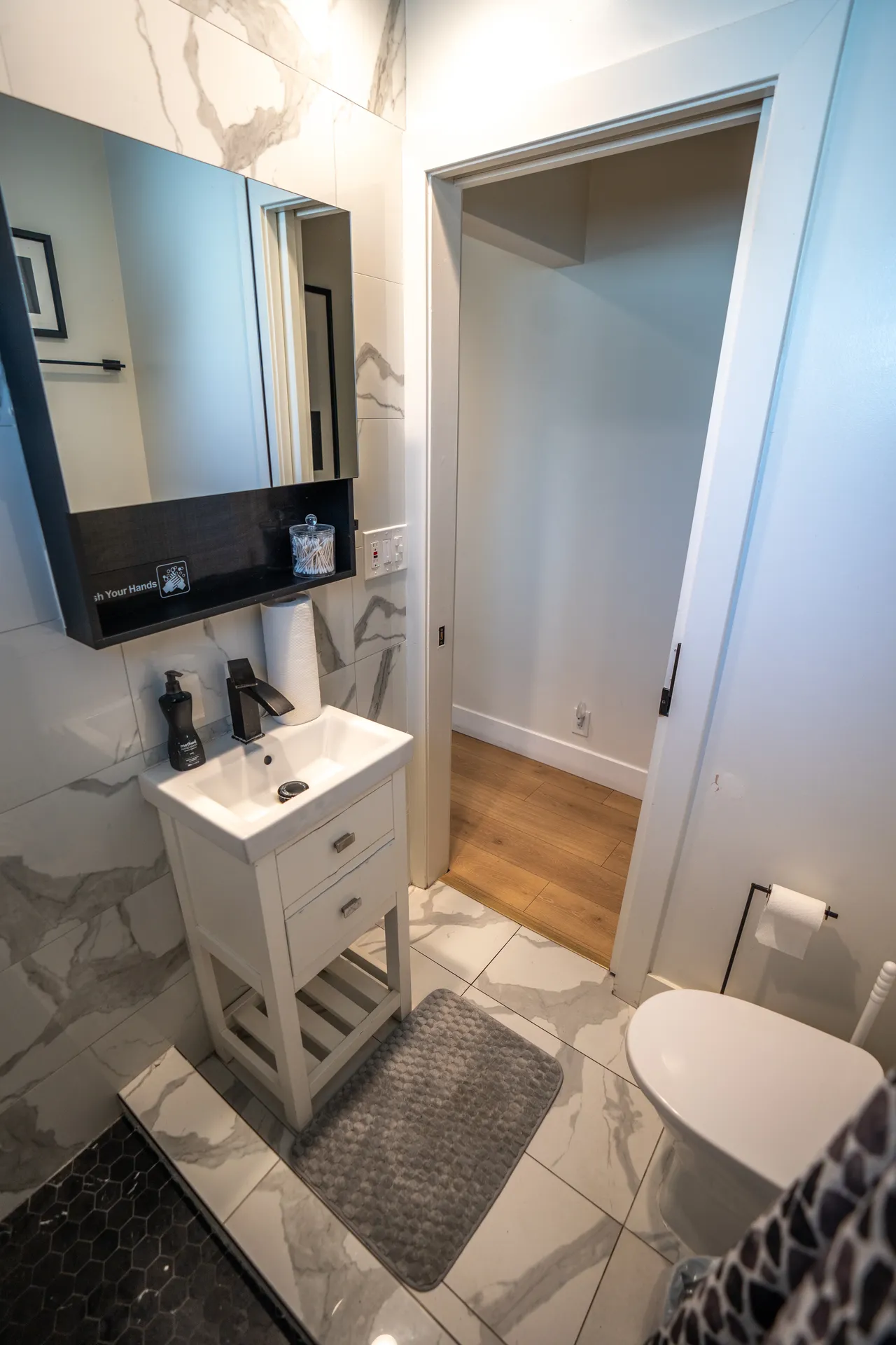 Medical monitoring station